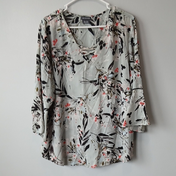 Van Heusen Tops - Van Heusen Floral Gray Watercolor Bell Sleeve Blouse Size XL Office Wear